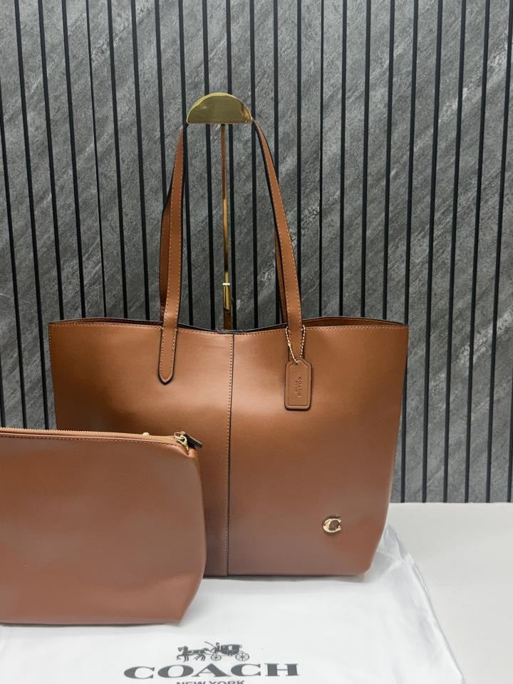 Coacch North Tote With Dust Cover &amp; Pouch