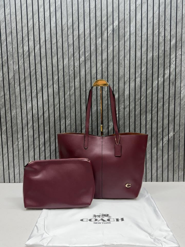 Coacch North Tote With Dust Cover &amp; Pouch