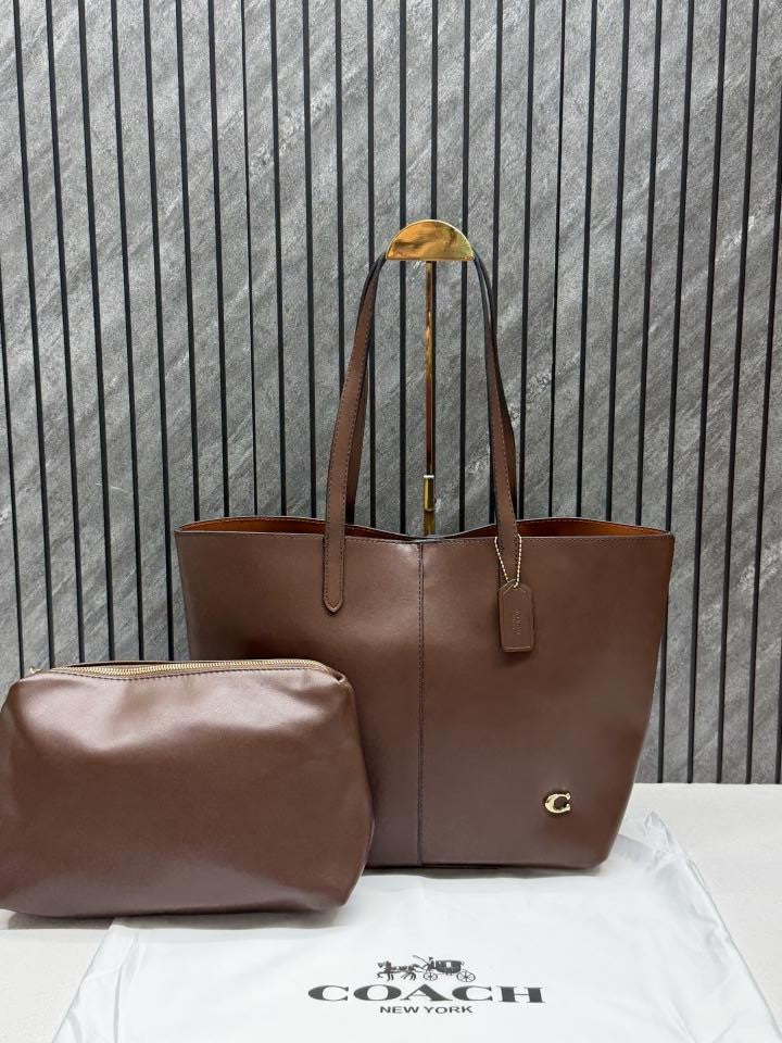 Coacch North Tote With Dust Cover &amp; Pouch