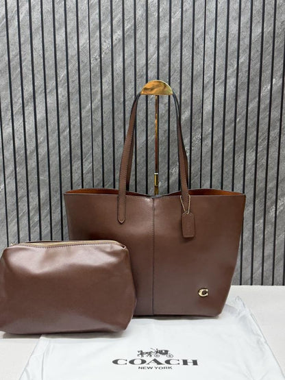 Coacch North Tote With Dust Cover &amp; Pouch