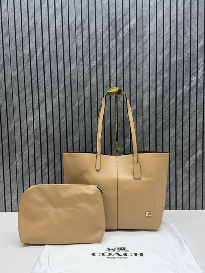 Coacch North Tote With Dust Cover &amp; Pouch