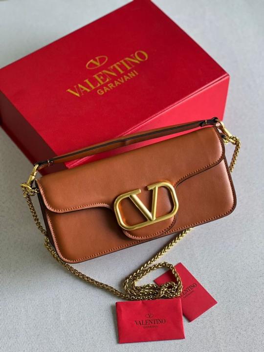 Vallentino garavani handbag with box premium quality