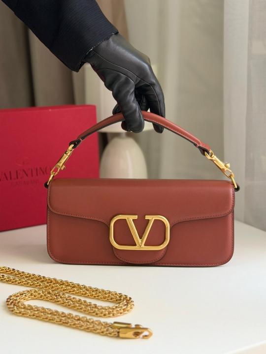 Vallentino garavani handbag with box premium quality