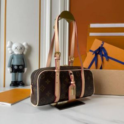 LOUIIS VUITTON MONOGRAM HANDBAG WITH PREMIUM QUALITY BOX