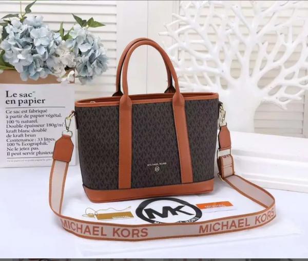 Miichael korrs luisa Medium Logo with dust bag