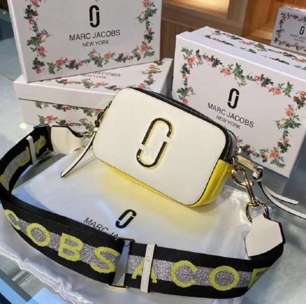 MARC JACOBS Snapshot Bag with box