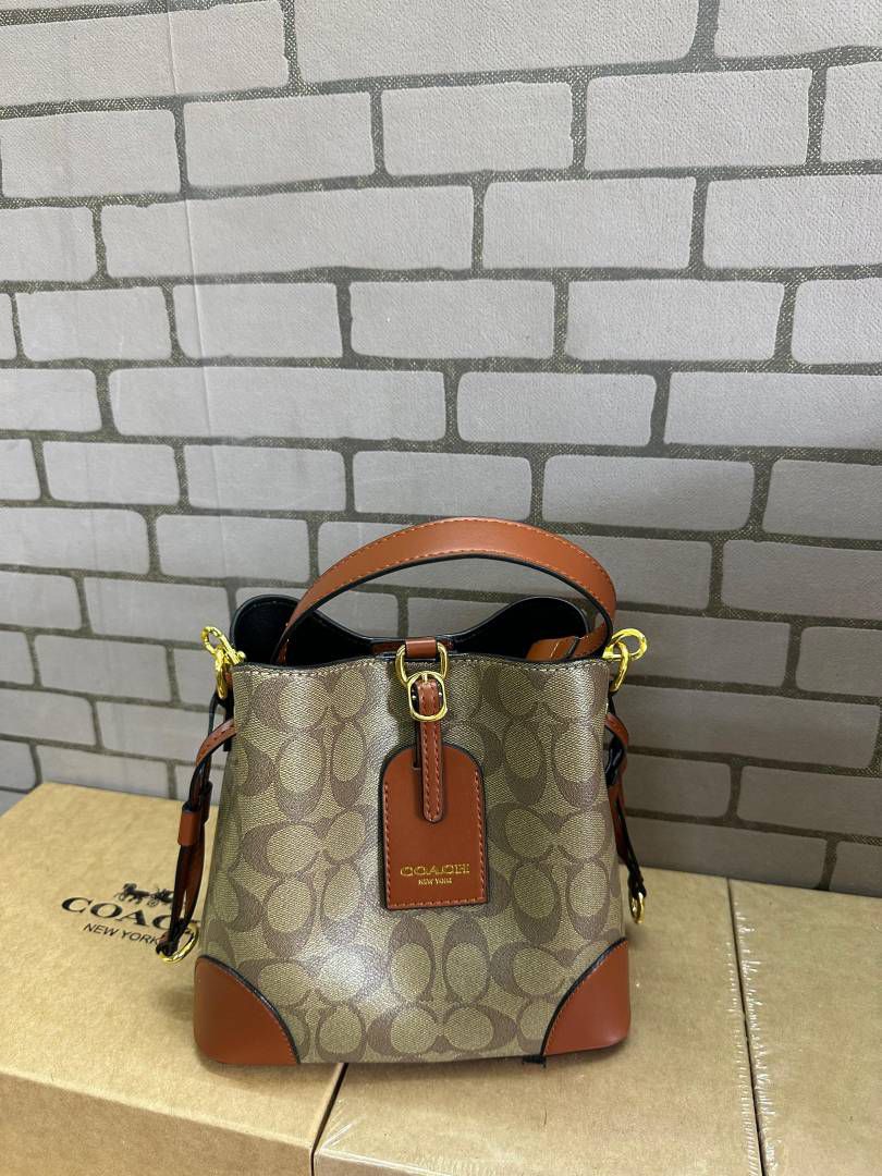 Coacch Bucket Bag With Box DustBag