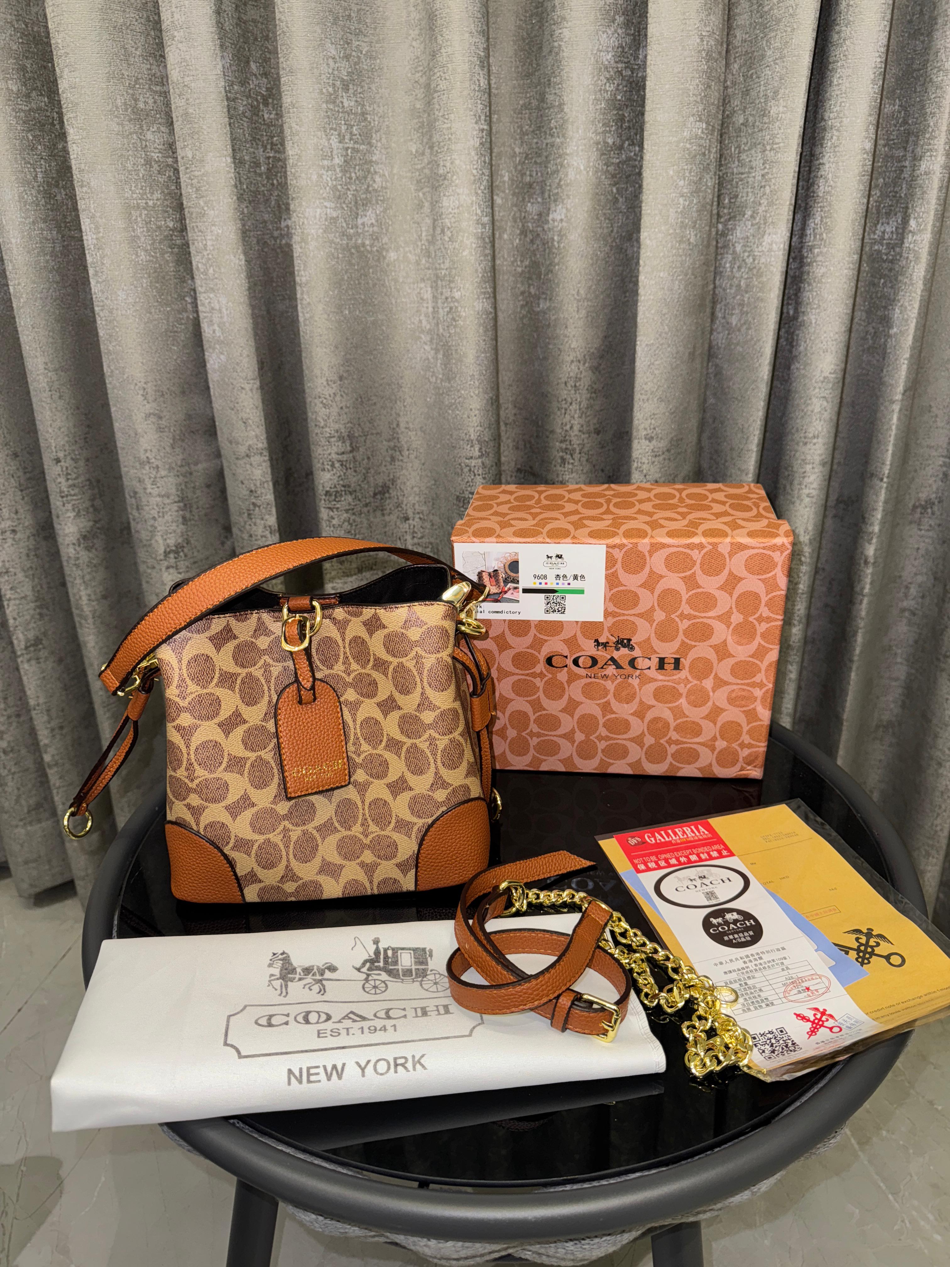 Coacch Bucket Bag With Box DustBag