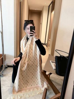 Louis Vuitton Premium Unisex Woollen Stole withbox