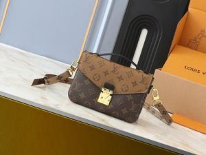 LOUIIS VUITTON PETITE PALAIS BOX PACKING