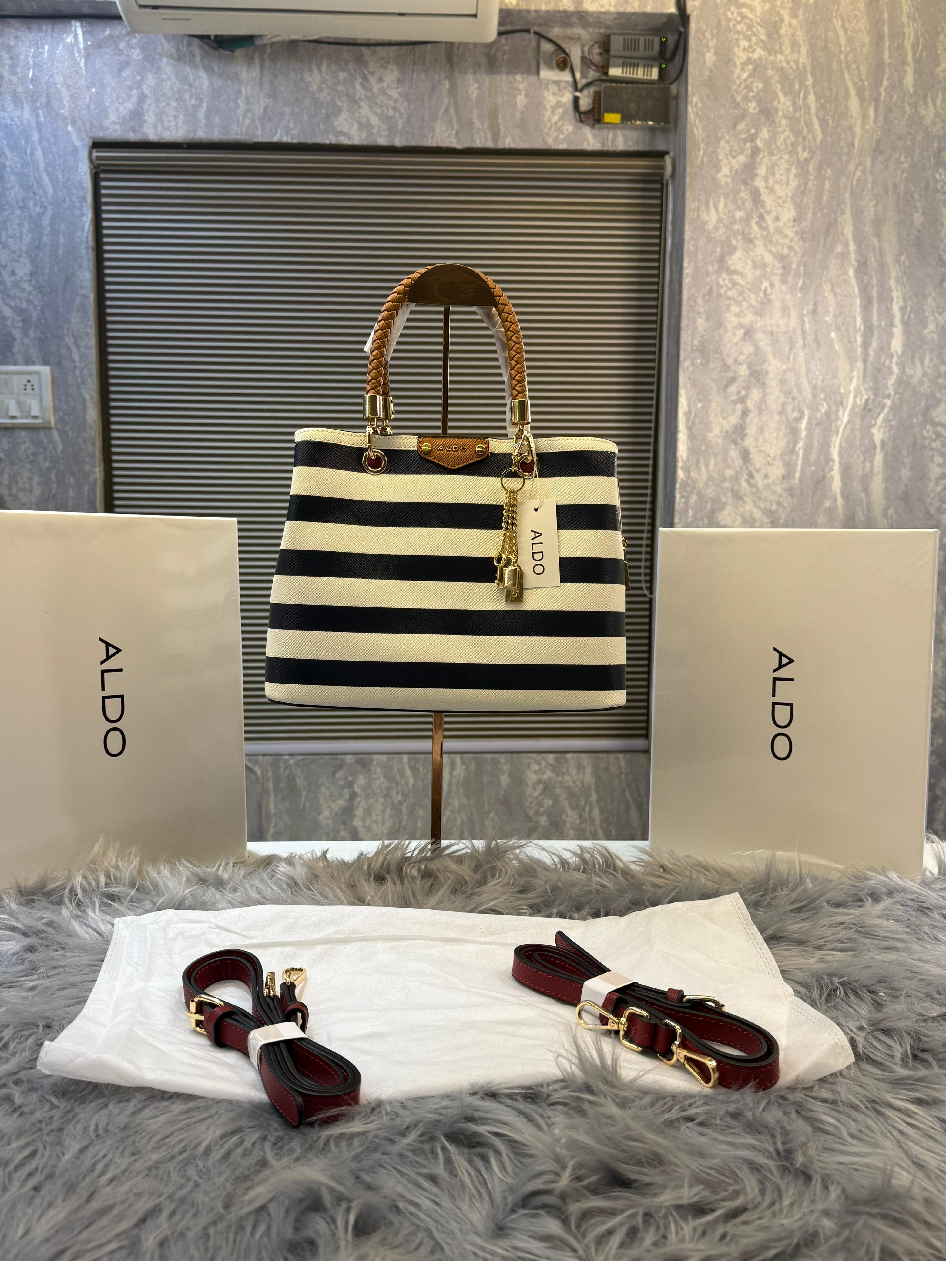 Aldo Lothycan Womens Bone Multi Tote with box