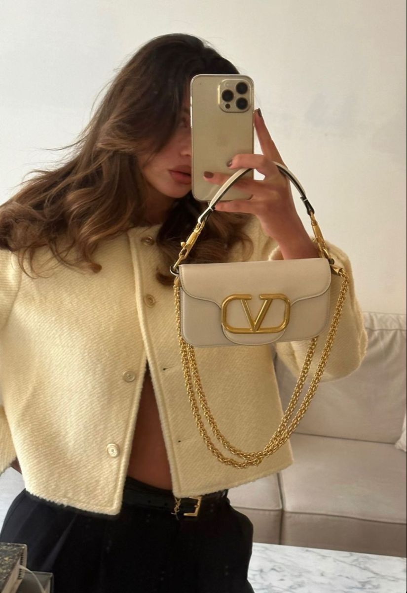 Vallentino garavani handbag with box premium quality