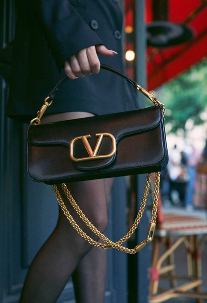 Vallentino garavani handbag with box premium quality