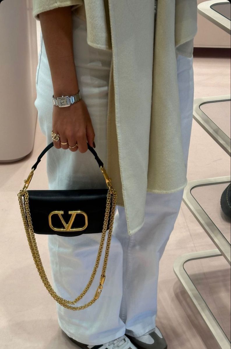 Vallentino garavani handbag with box premium quality