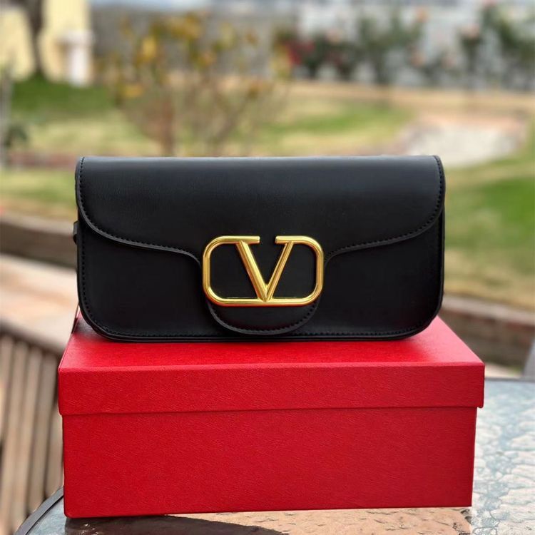 Vallentino garavani handbag with box premium quality