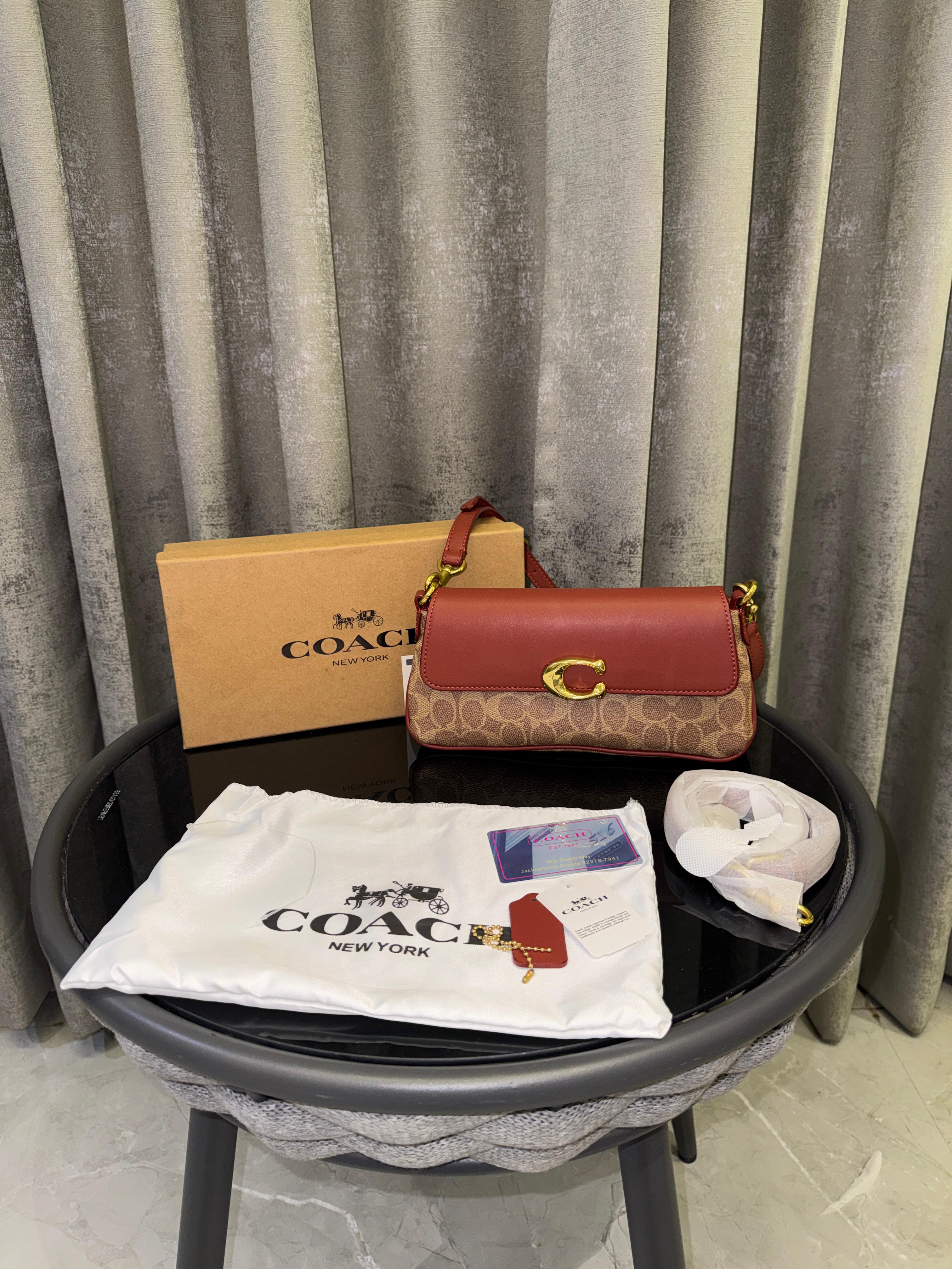 Coachh shoulder bag in calf leather with box premium quality