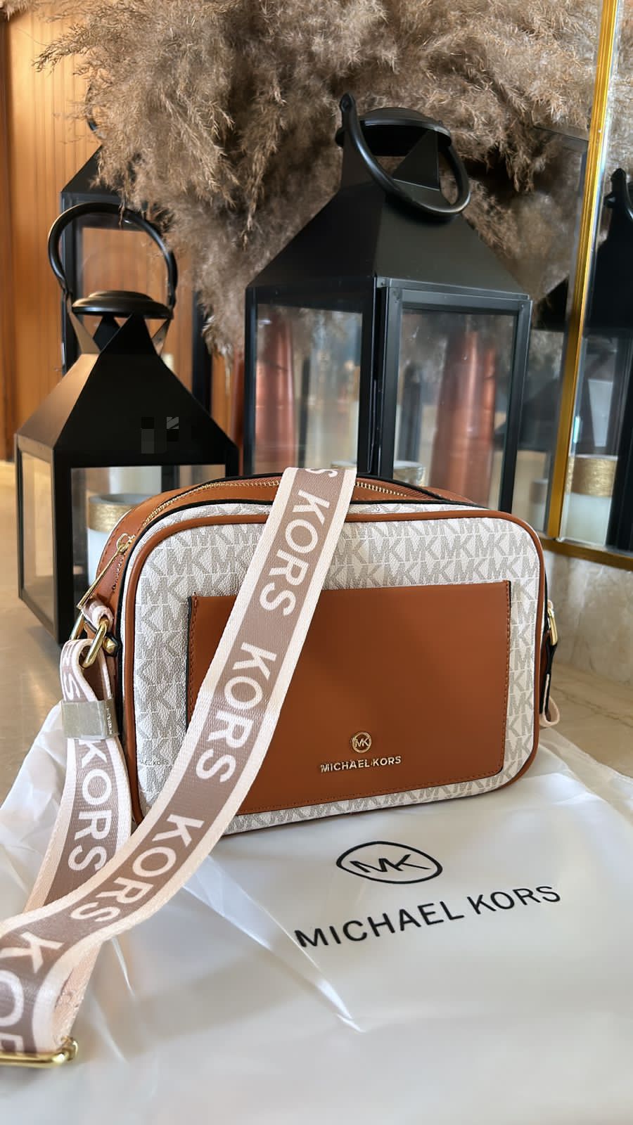 MICHAEL KORS logo print Maeve crossbody with box