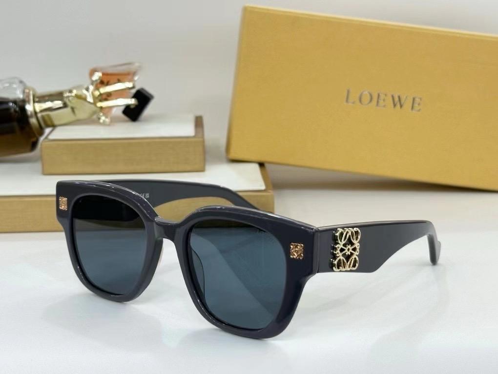 Loewe LW40148U Sunglasses