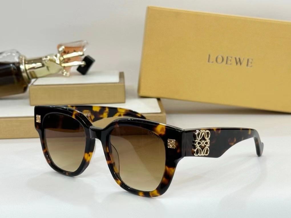 Loewe LW40148U Sunglasses