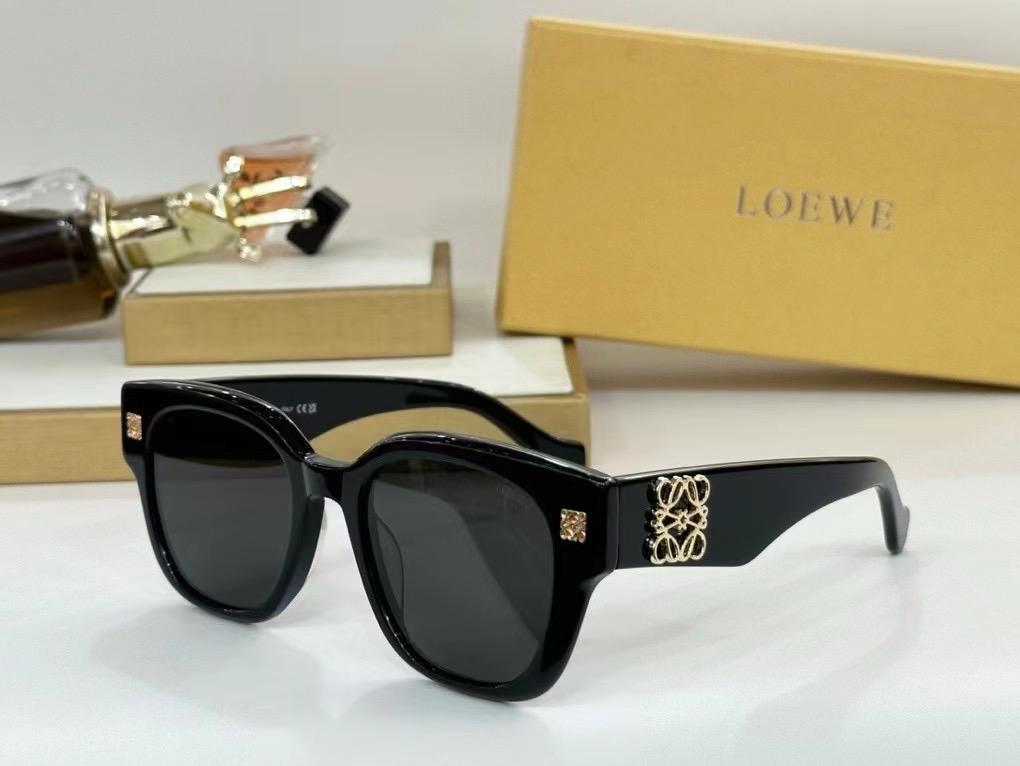 Loewe LW40148U Sunglasses