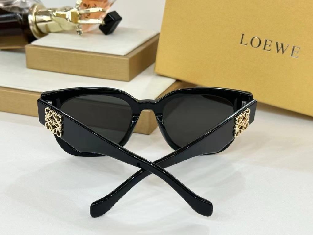 Loewe LW40148U Sunglasses