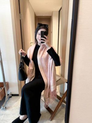 Louis Vuitton Premium Unisex Woollen Stole withbox